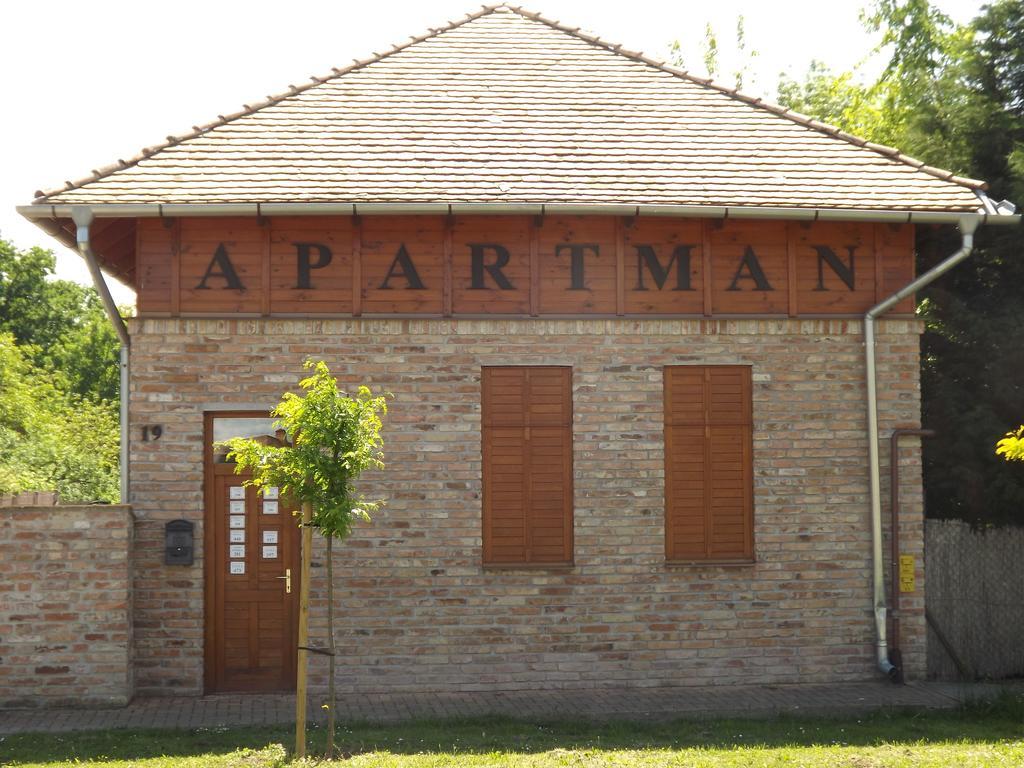 Gyulai-Fuerdo-Apartman Ii. Quarto foto