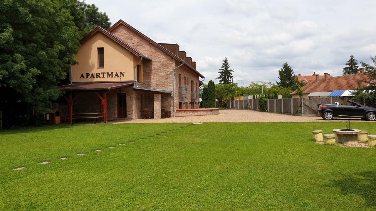 Gyulai-Fuerdo-Apartman Ii. Exterior foto